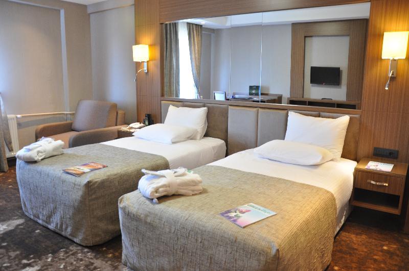 The Green Park Kartepe Exterior foto